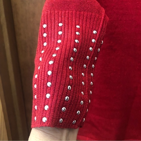 Questions / NWT/ Women's /Metallic Red Sweater/ Gold Studs(Neck/Sleeves) M - Picture 3 of 9